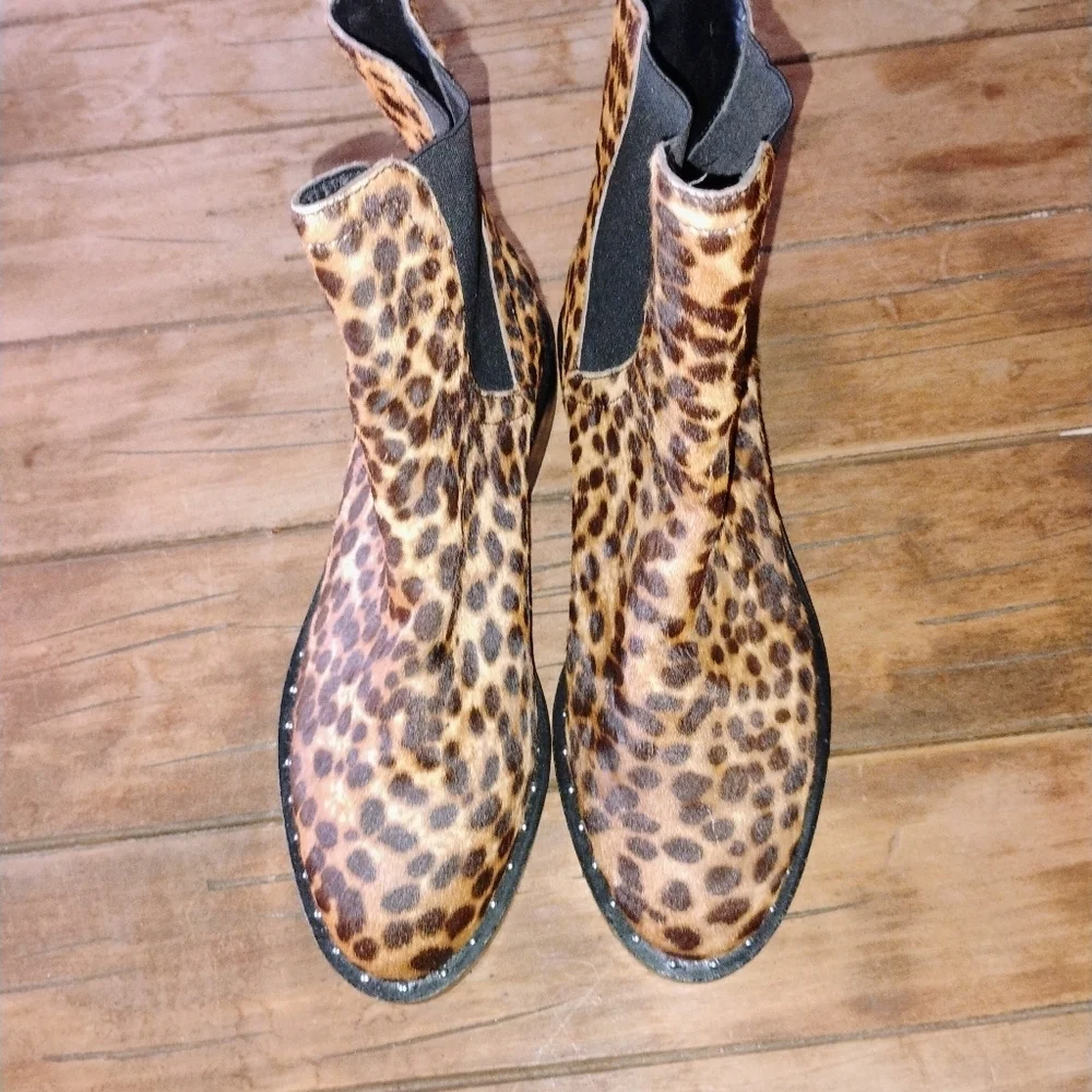 New  Rebecca Minkoff Chelsea Boots 7.5 Leopard Calf Hair Statement